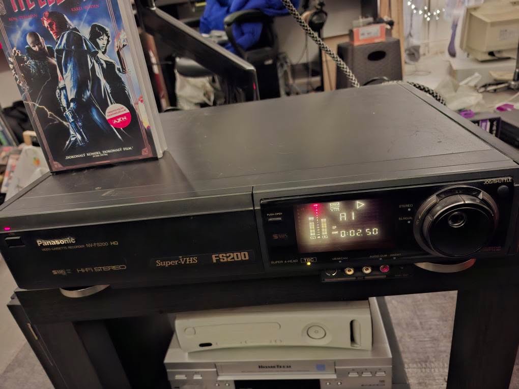 Panasonic NV-FS200 – kultovní S-VHS rekordér - 3