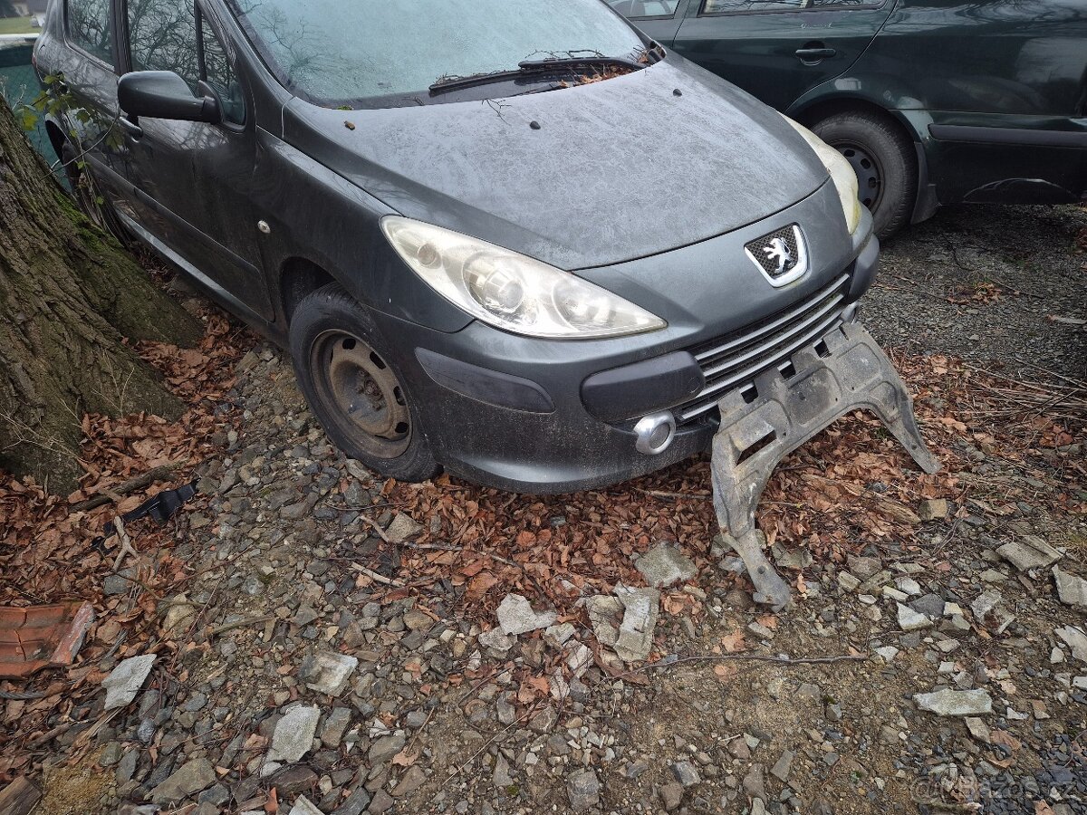 Peugeot 307 rok výroby 2007 16 HDI díly z tohoto vozu - 3