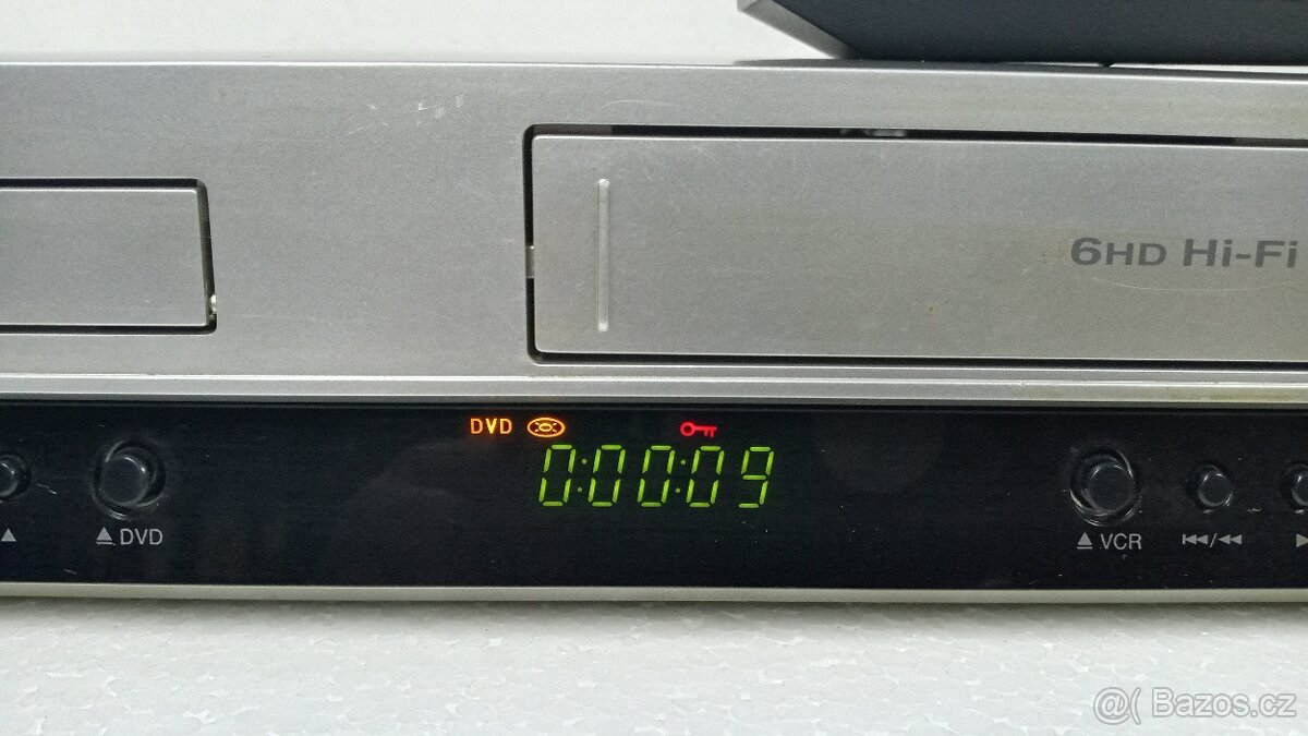 DVD přehrávač LG V280 + videorekordér (Combo DVD+VCR) - 3