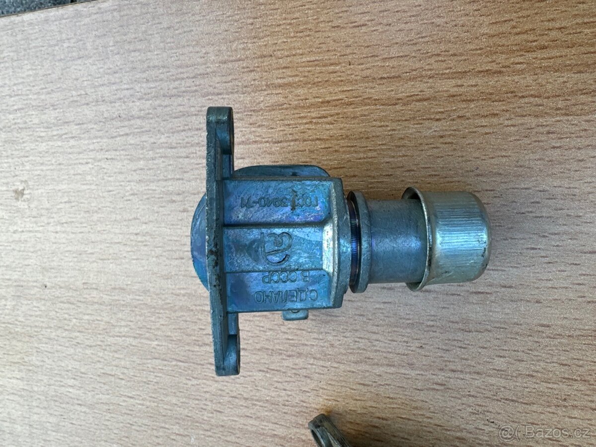 Volha Gaz 21,Gaz 24, nožní přepínač světel, nové originál - 3