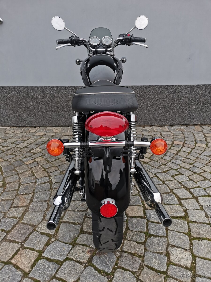 Triumph Bonneville T100 - 3