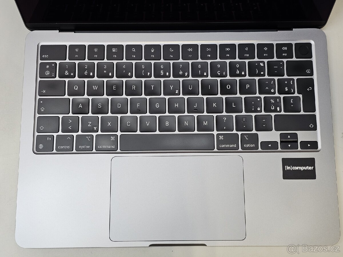 Apple MacBook Air (13", M2, 2022) - 3