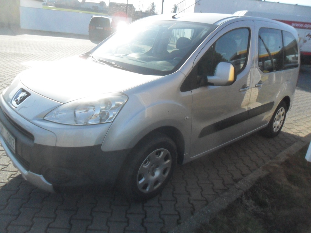 Peugeot Partner Tepee 1.6i/72kW, r.v.2012,133.450km-Serviska - 3