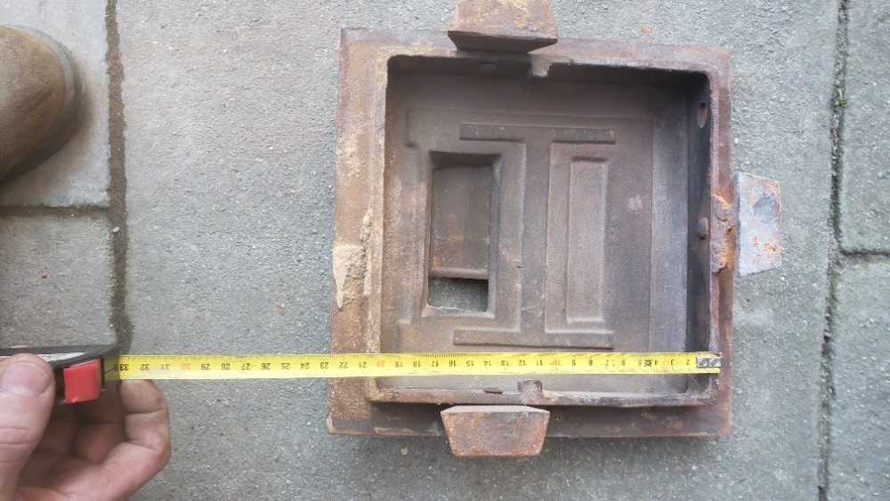 Litinová dvířka pro pec, kamna, krb. (2 druhy) - 3