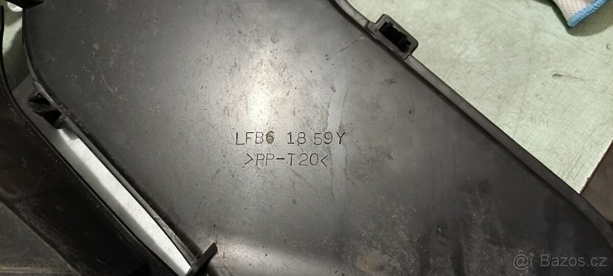 kryt sání Mazda 5 - 3