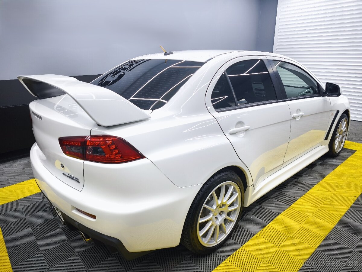 Mitsubishi Lancer EVO X - 3