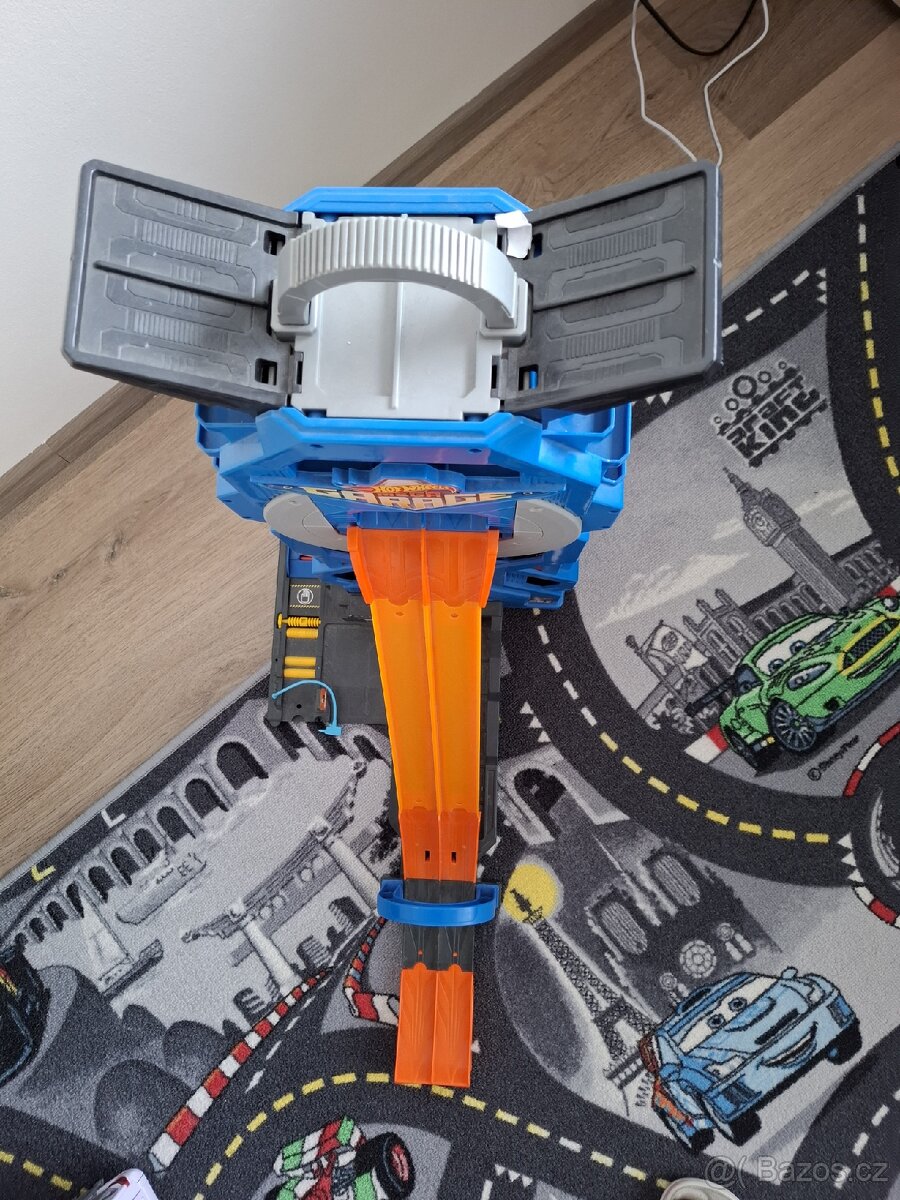 Hot Wheels mega garáž s výtahem - 3