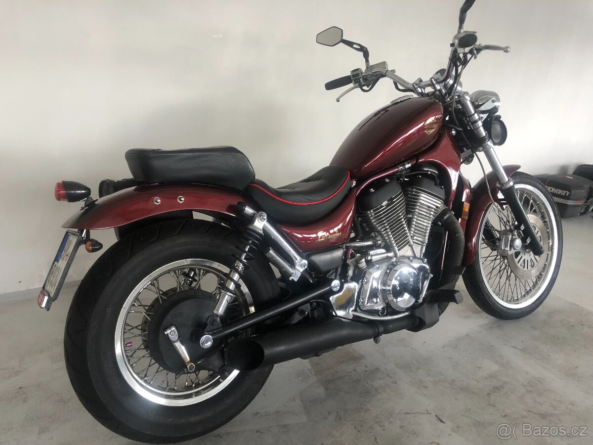 Suzuki VS 750 Intruder - 3