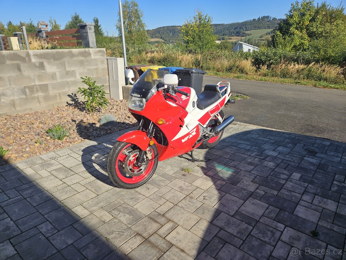 Honda VFR 750 - 3