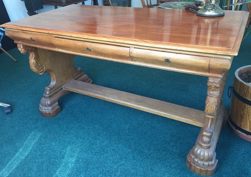 Historický vyřezávaný stůl - 3
