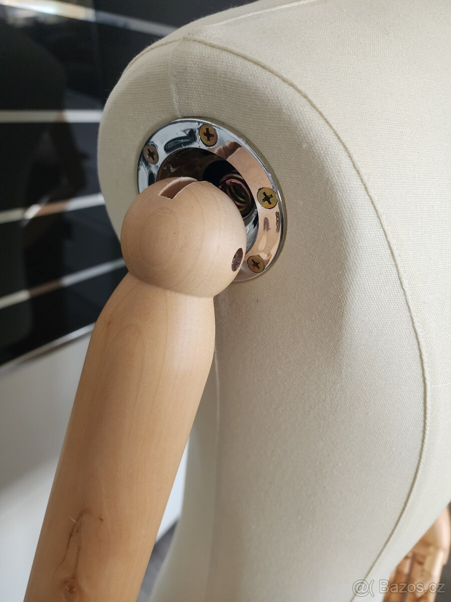 Figurína / display manekýn s dřevěnými rukami a nastav výška - 3