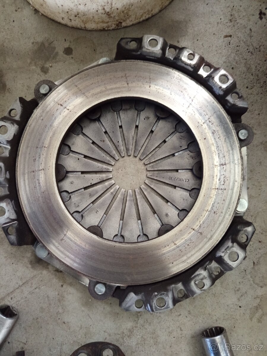 Spojkova sada niva - 3