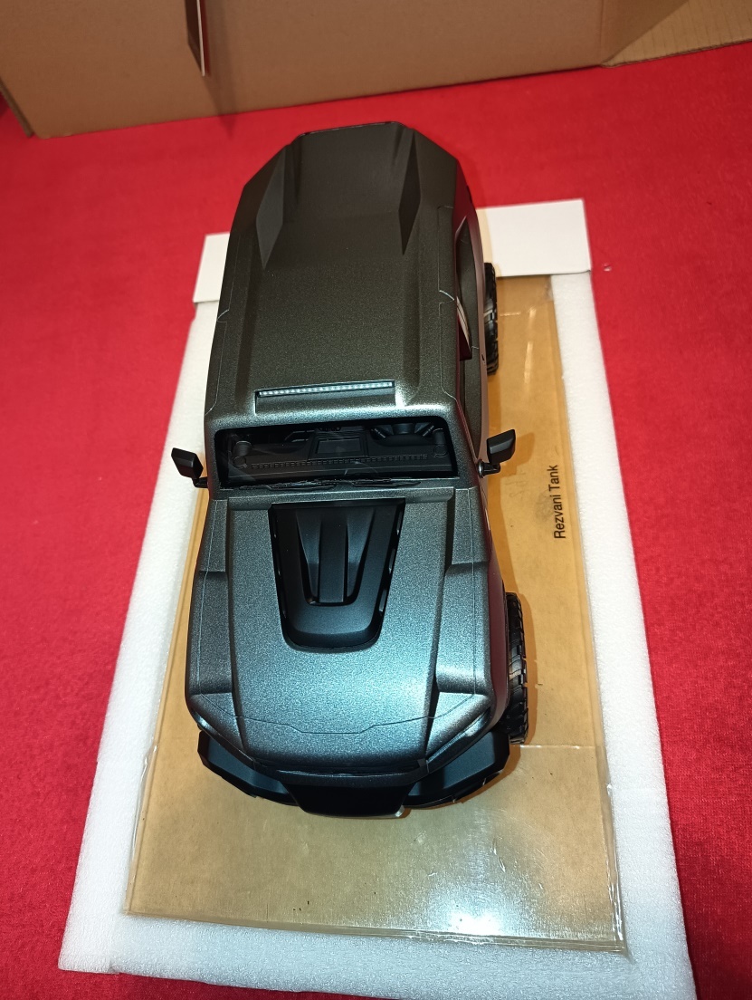 REZVANI TANK 1/18 DNA COLLECTIBLES - 3