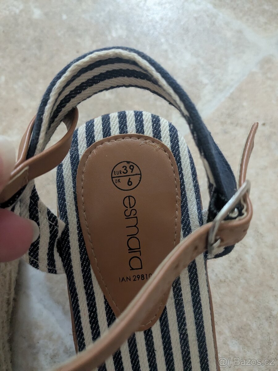 Dámské sandály na klínku vel. 39 - 3