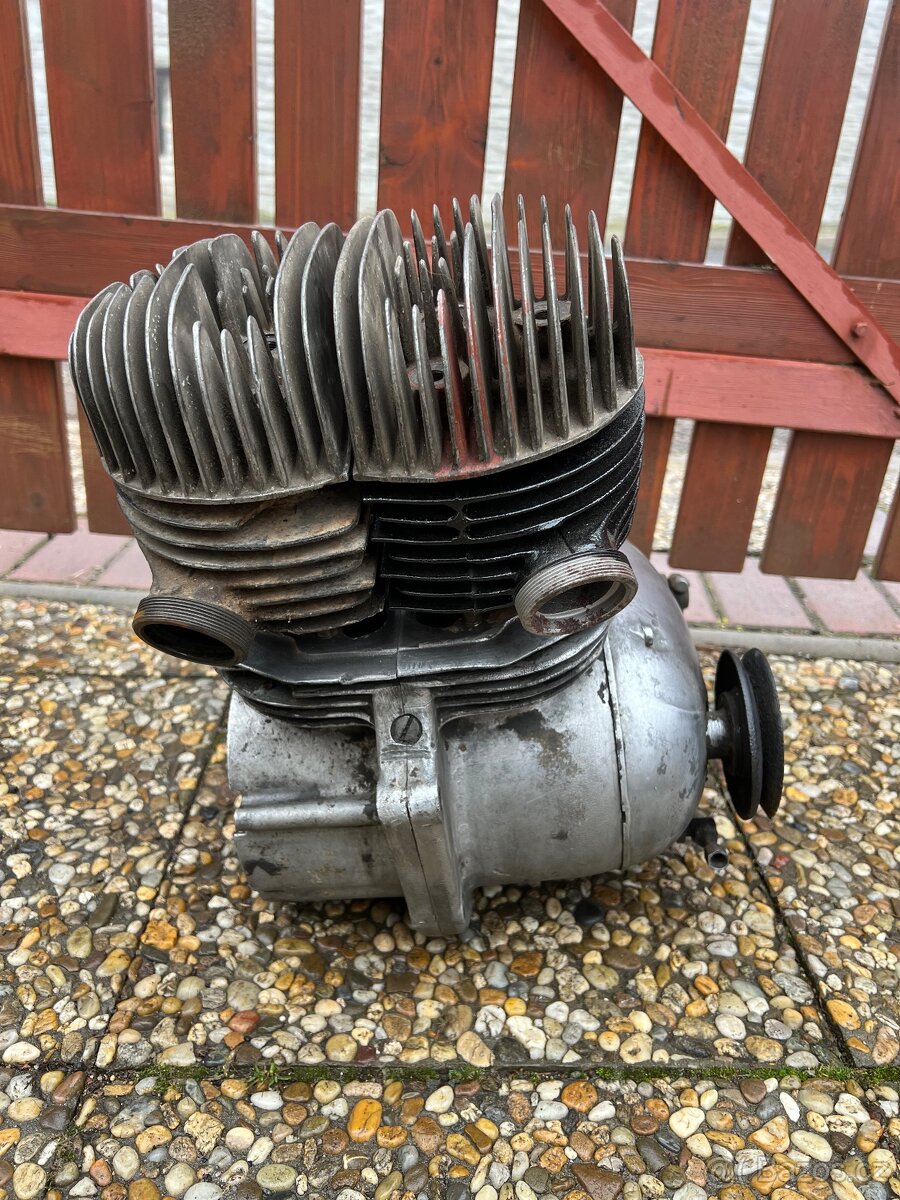 Motor Velorex 350/572 - 3