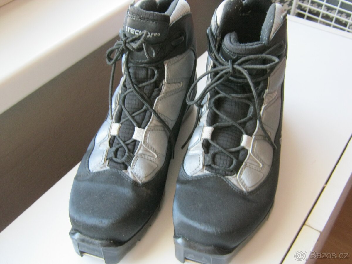 Boty na běžky TECNO Pro vel.42 (8), stélka 26,0cm - 3