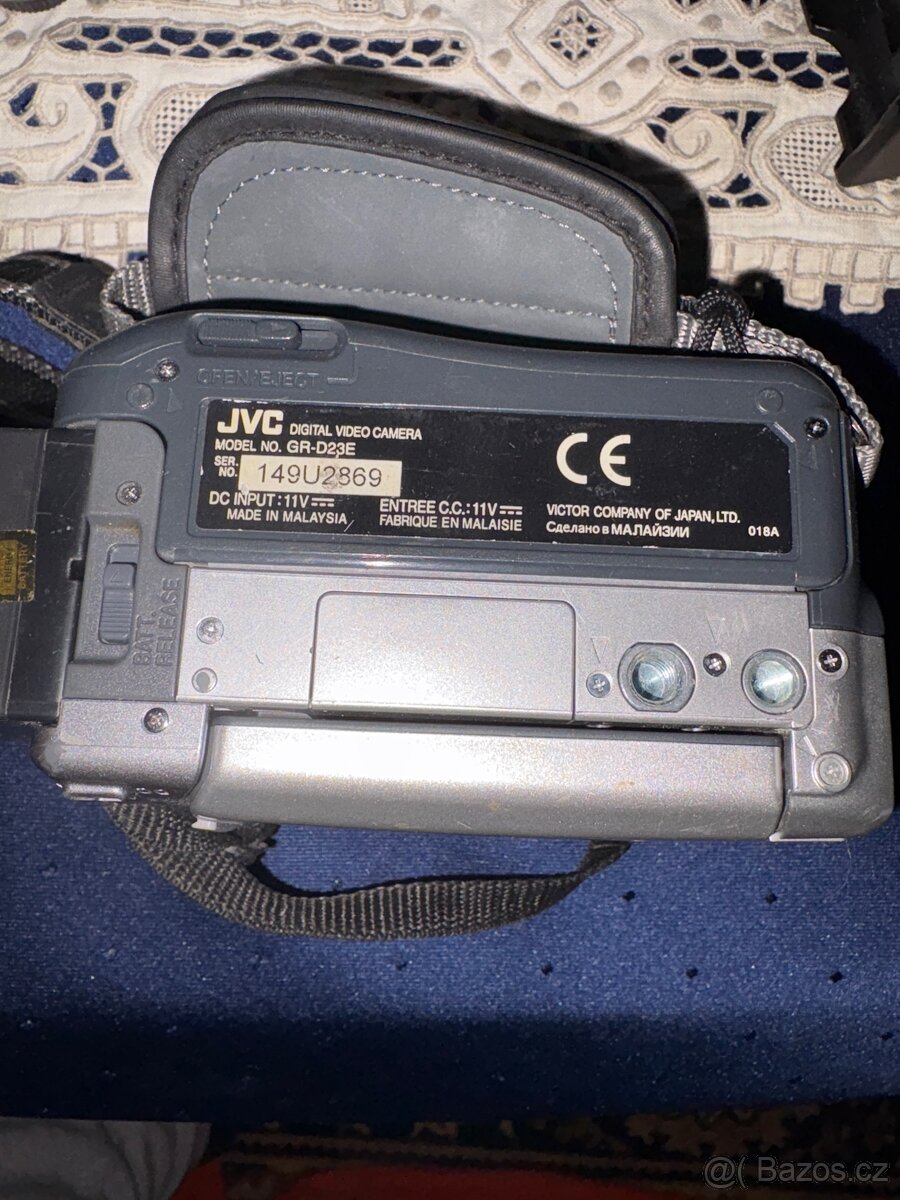 JVC MiniDV digitální videokamera – 16× zoom, funkční - 3