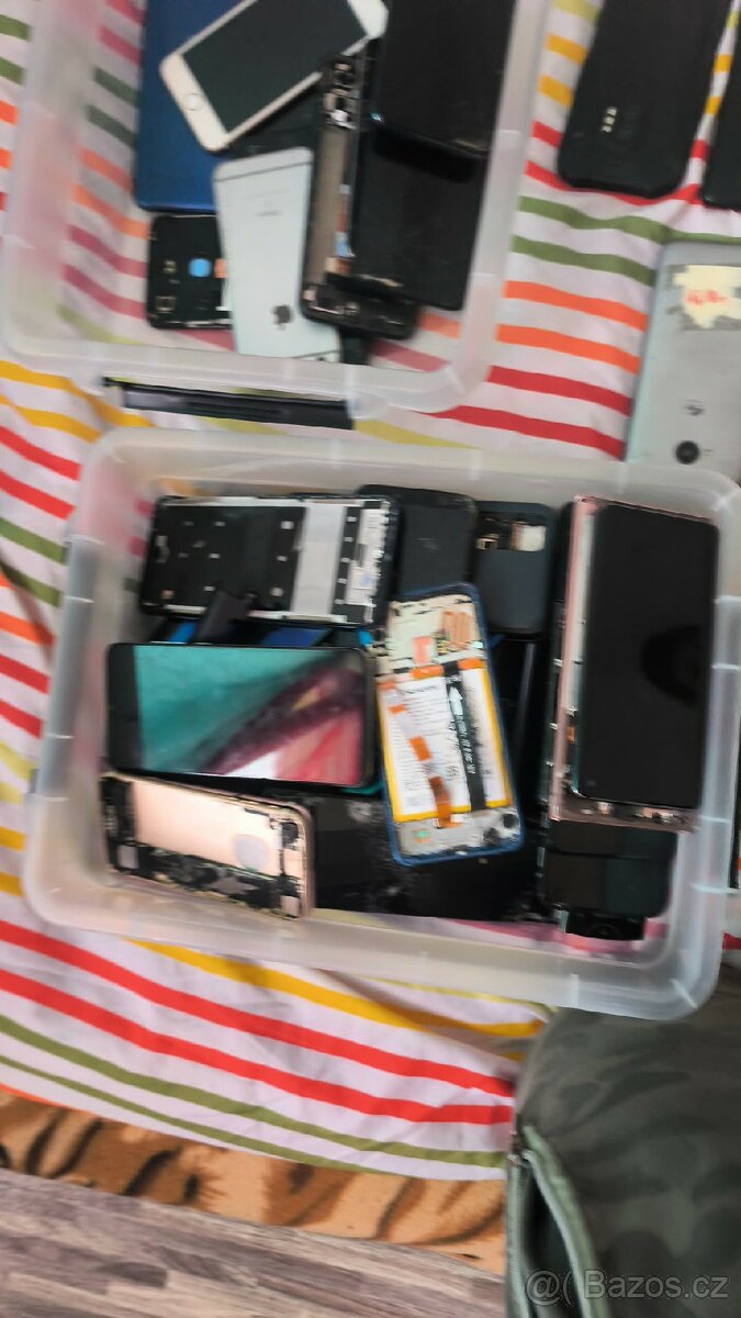 Prodám mix telefonu - 3