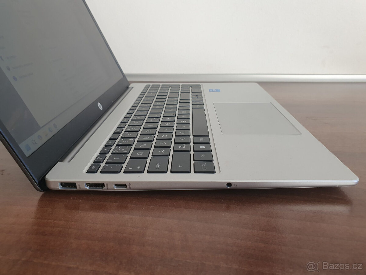 Moderní notebook HP 250 G10 - 3