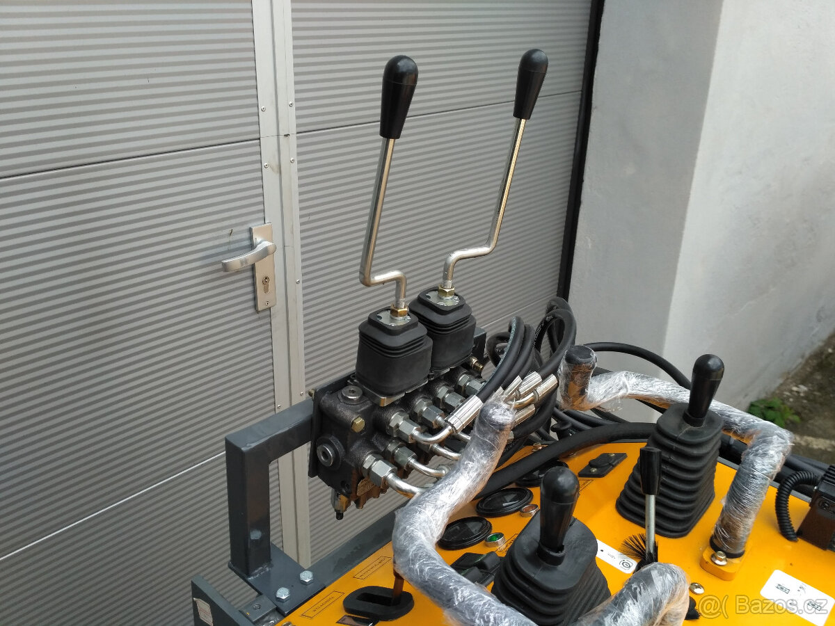 podkop na mininakladače hydraulický otočné rameno - 3