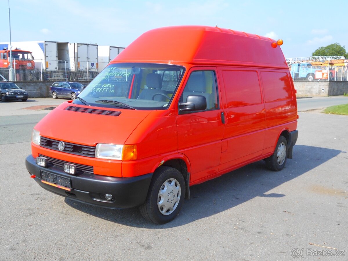 VOLKSWAGEN TRANSPORTER - 3