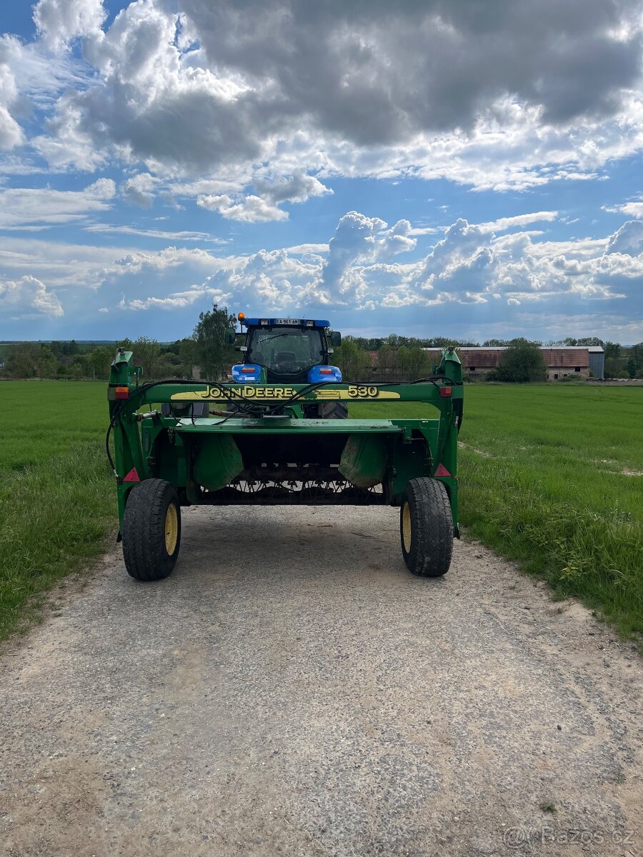 Tažená sekačka John Deere 530 - 3