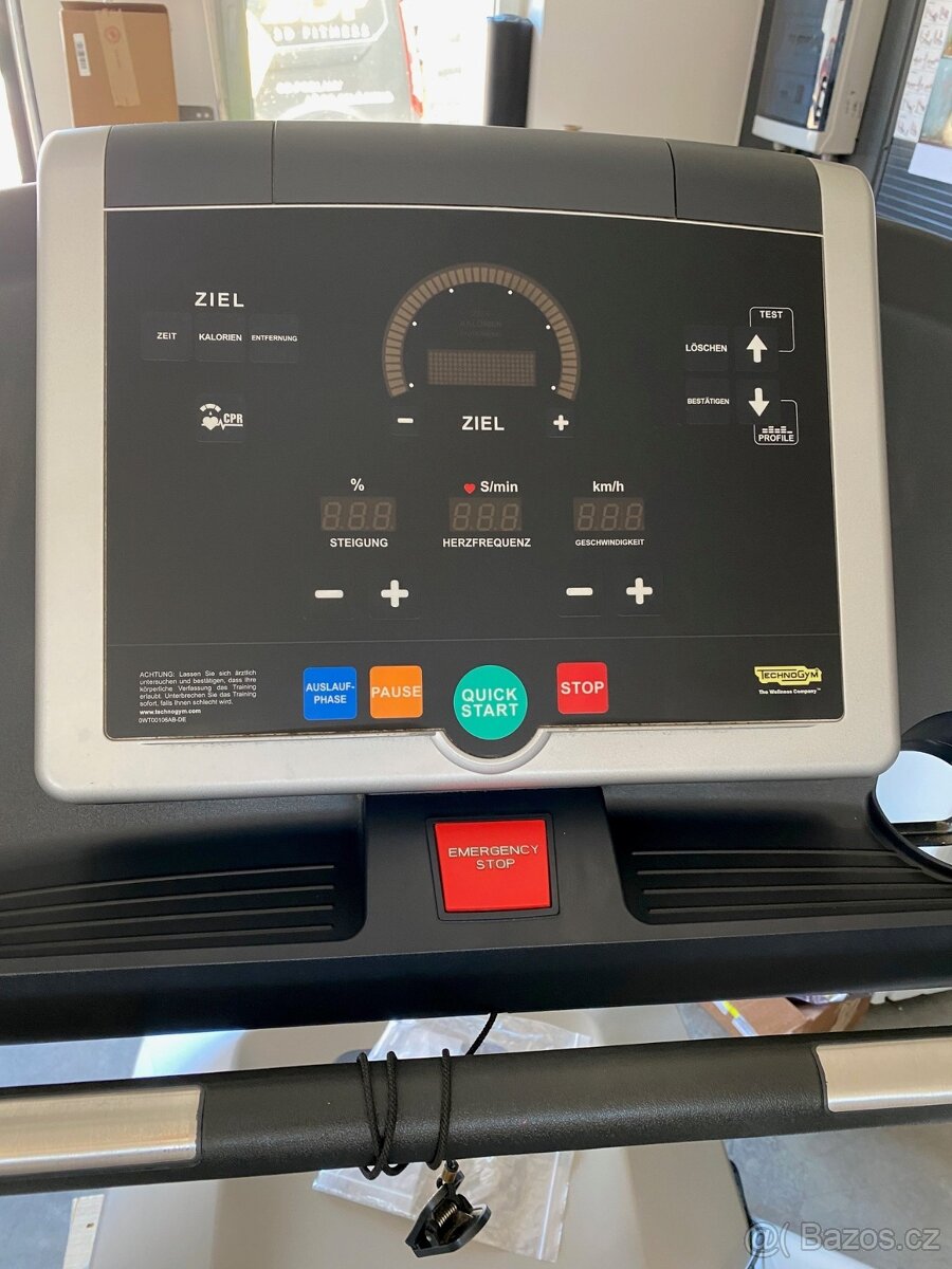 Běhací pás Technogym (2 ks) - lze zakoupit po 1 ks - 3