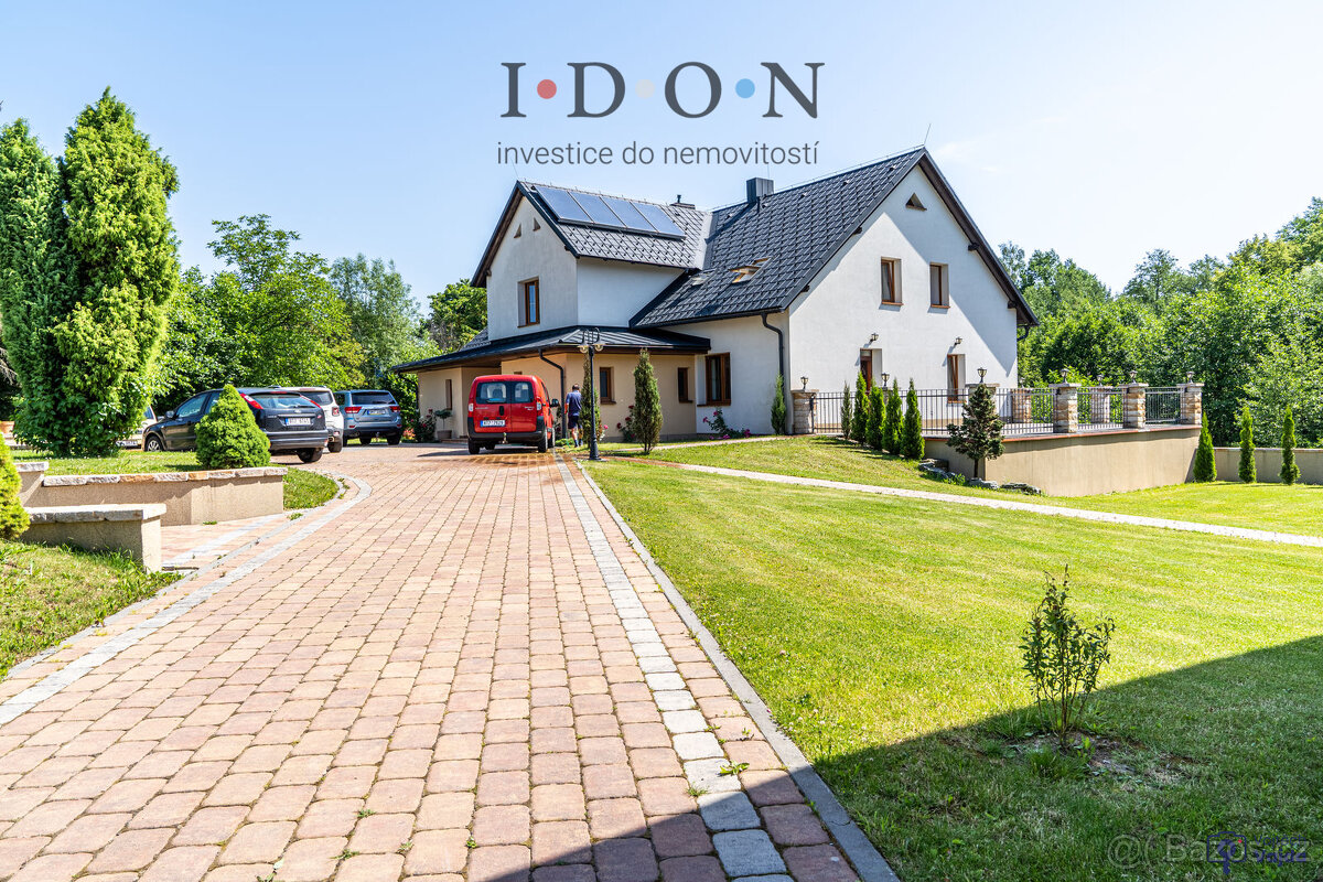 Komerční prostory v Neborech. Budovy + 24.000m2, pozemky, - 3