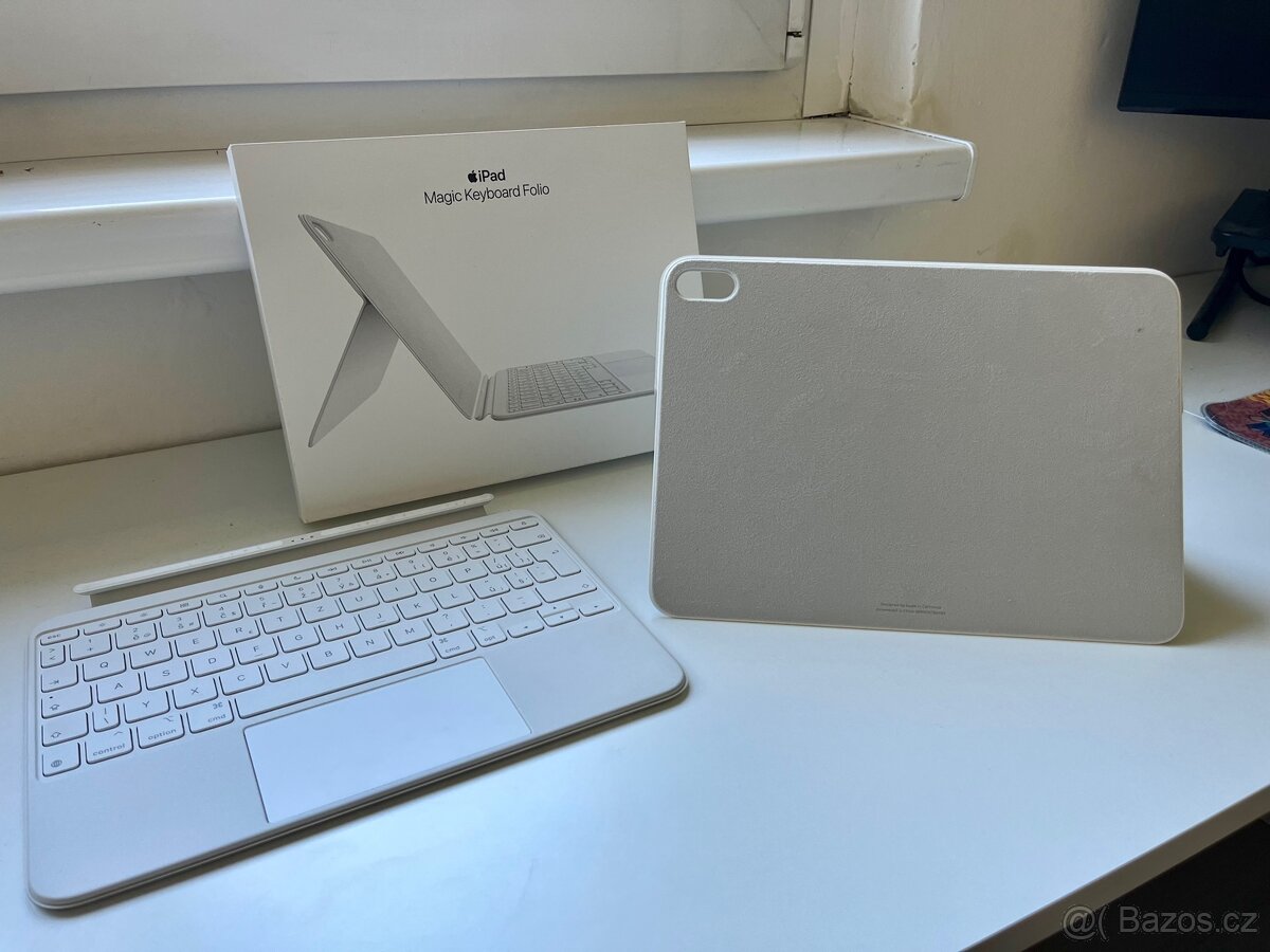 iPad Magic Keyboard Folio - 3