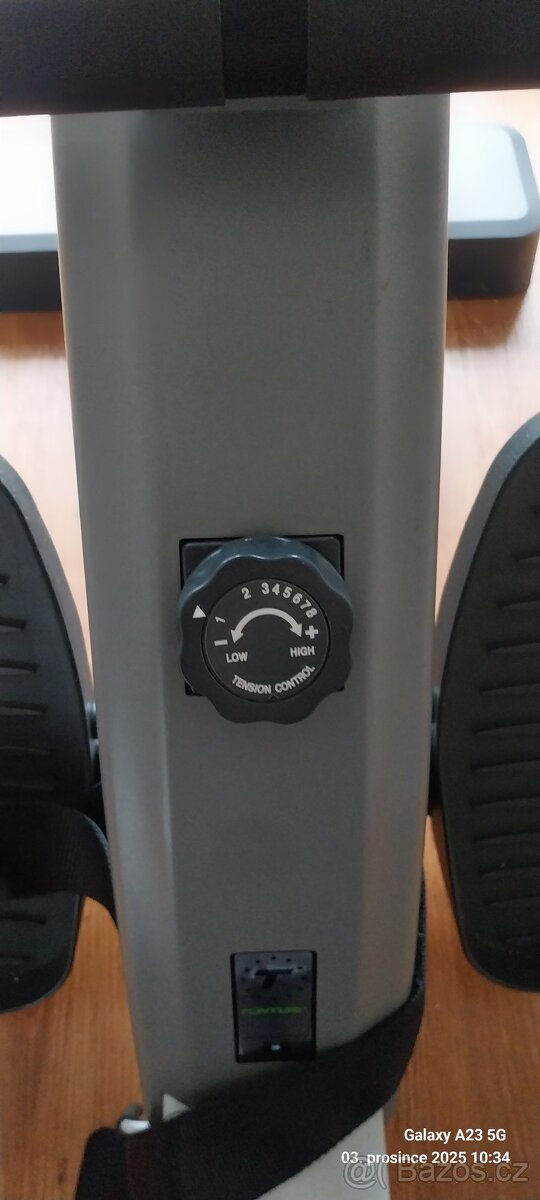 Veslovací trenažér Tunturi R25 - 3