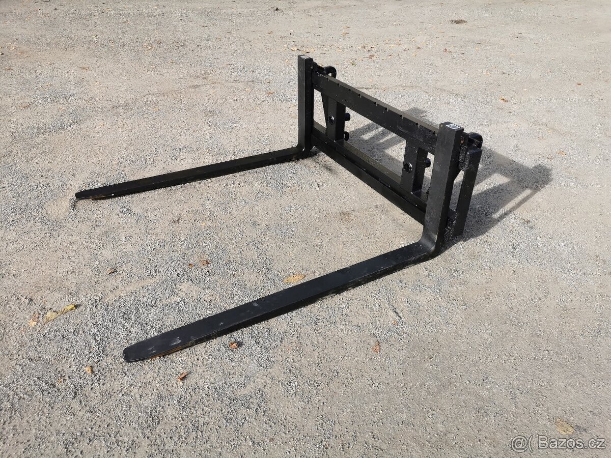 PALETIZAČNÍ VIDLE NA TRAKTOR 2T - 3