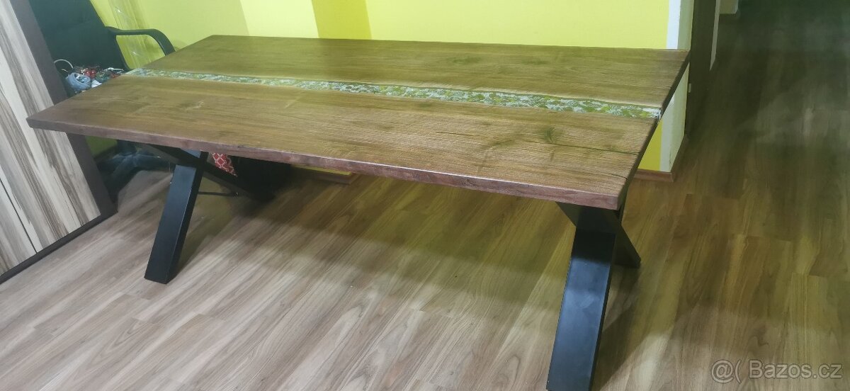 Stůl - Americký ořech s pryskyřicí - 3