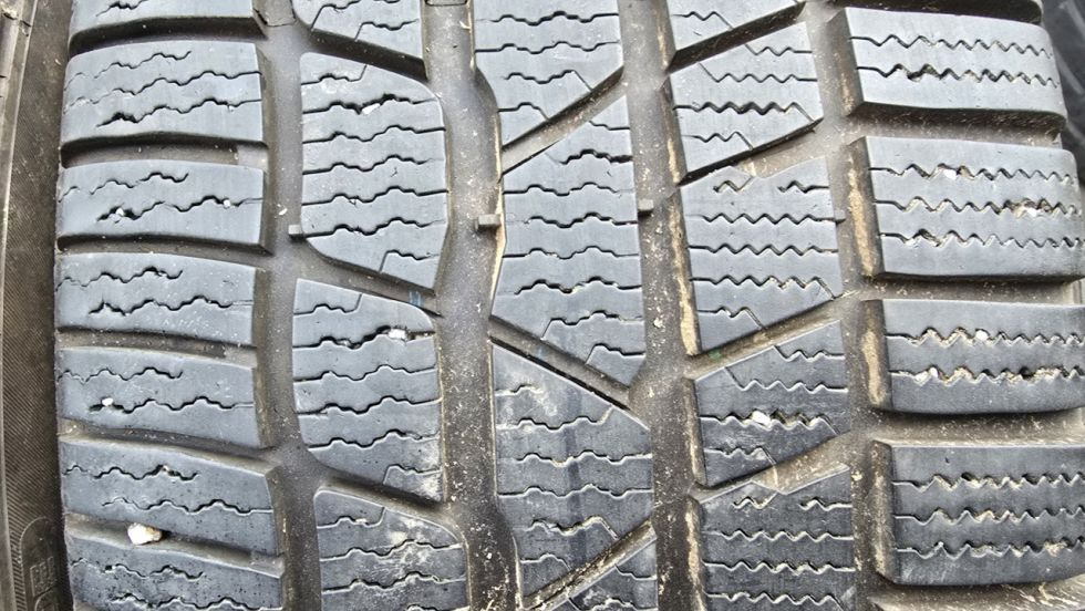 Zimní pneu 225/40/18 Continental - 3