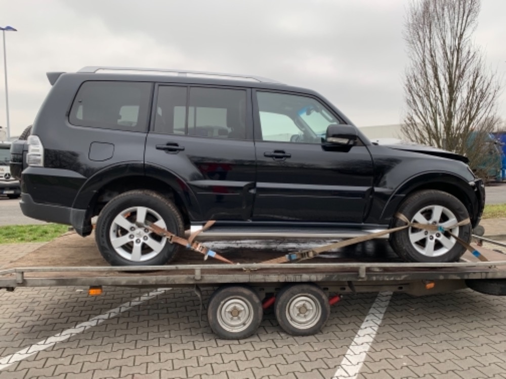 Mitsubishi Pajero 4 - náhradní díly - 3