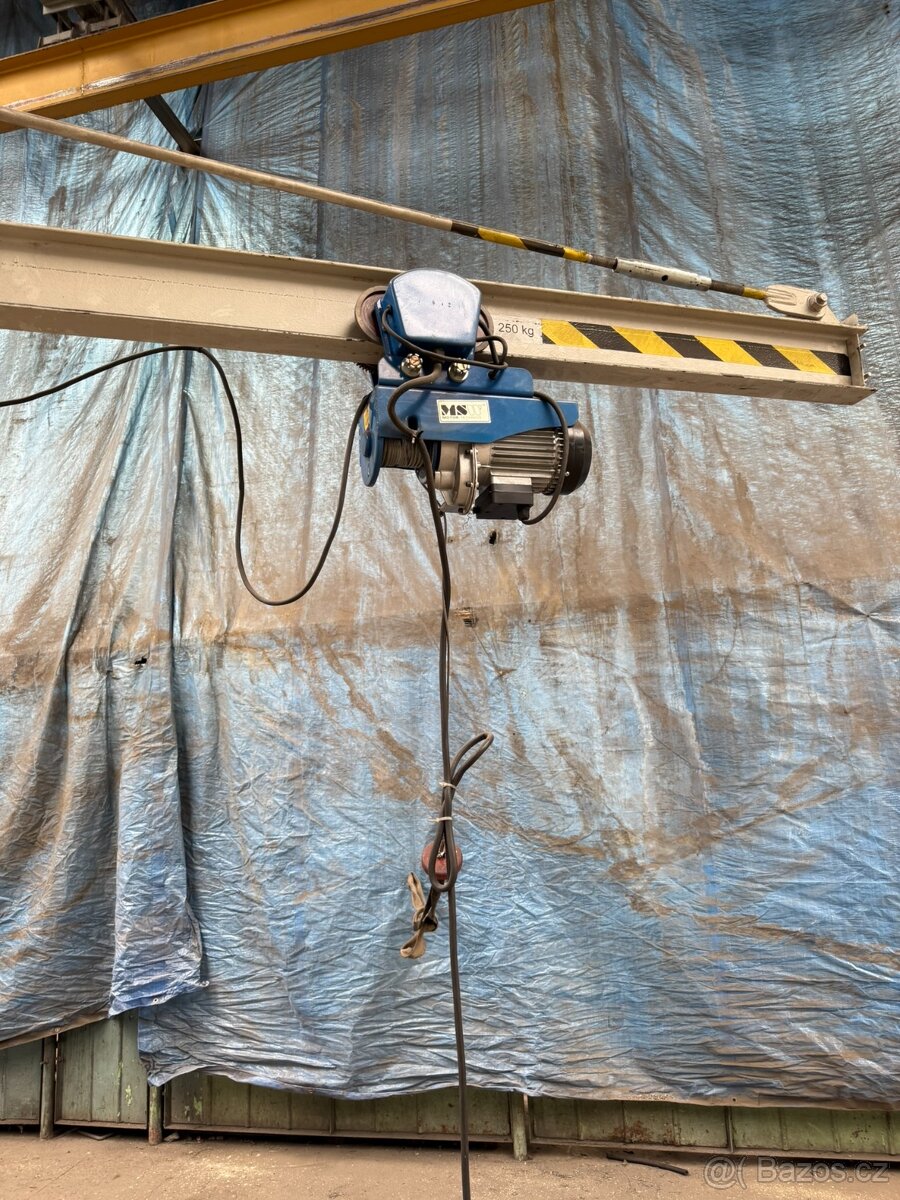 PRODEJ SOUBORU MOVITÝCH VĚCÍ - 3