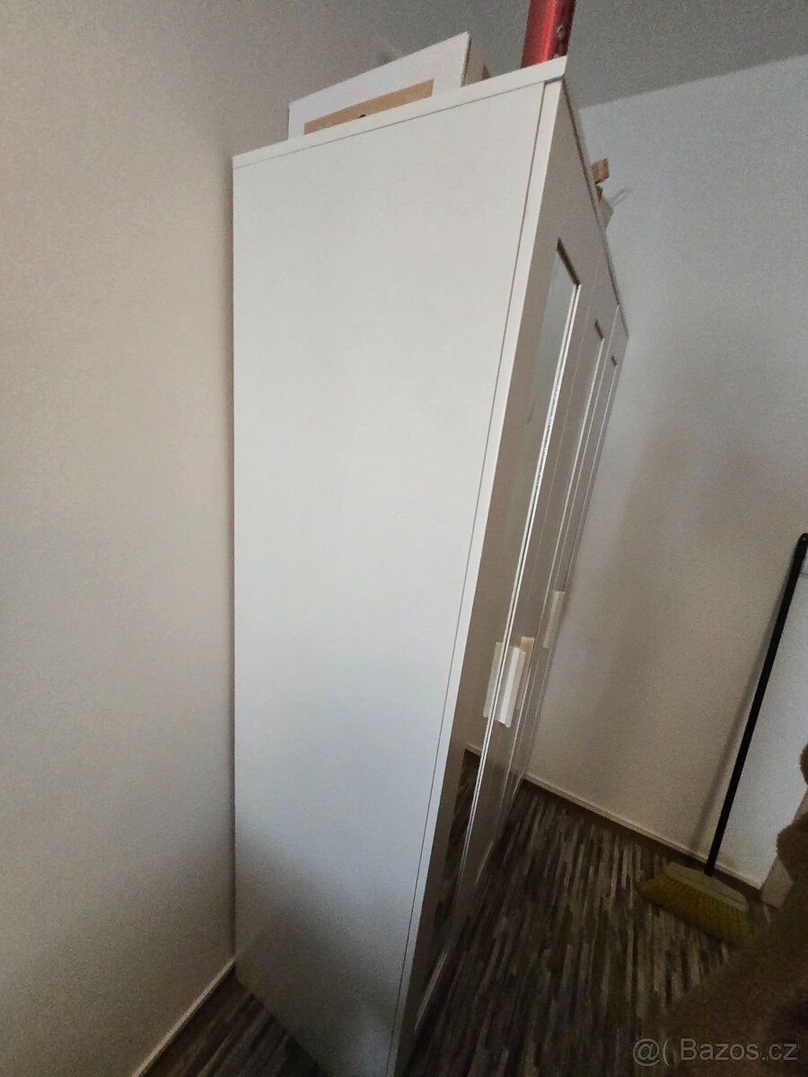 Ikea BRIMNES skříň - 3 dveře - 3