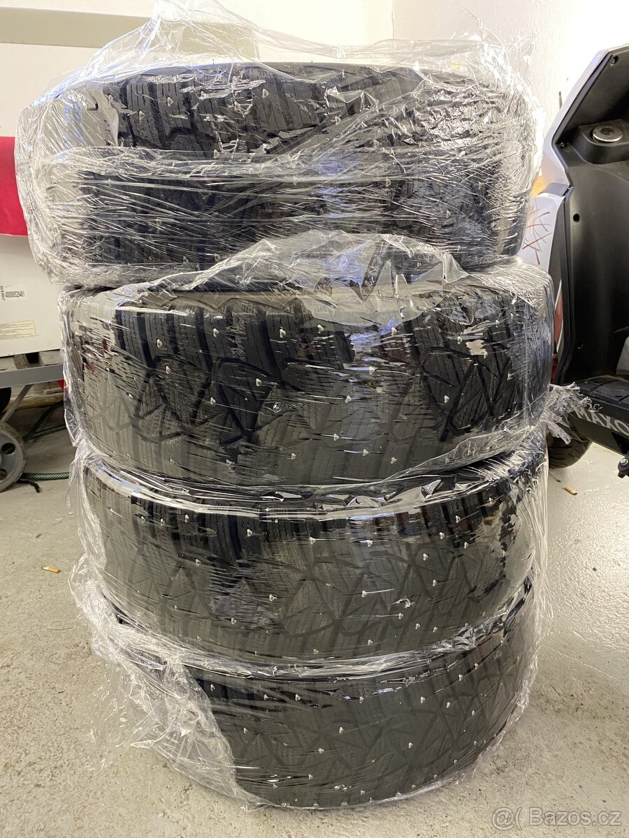 gumy hroty 215/65R16