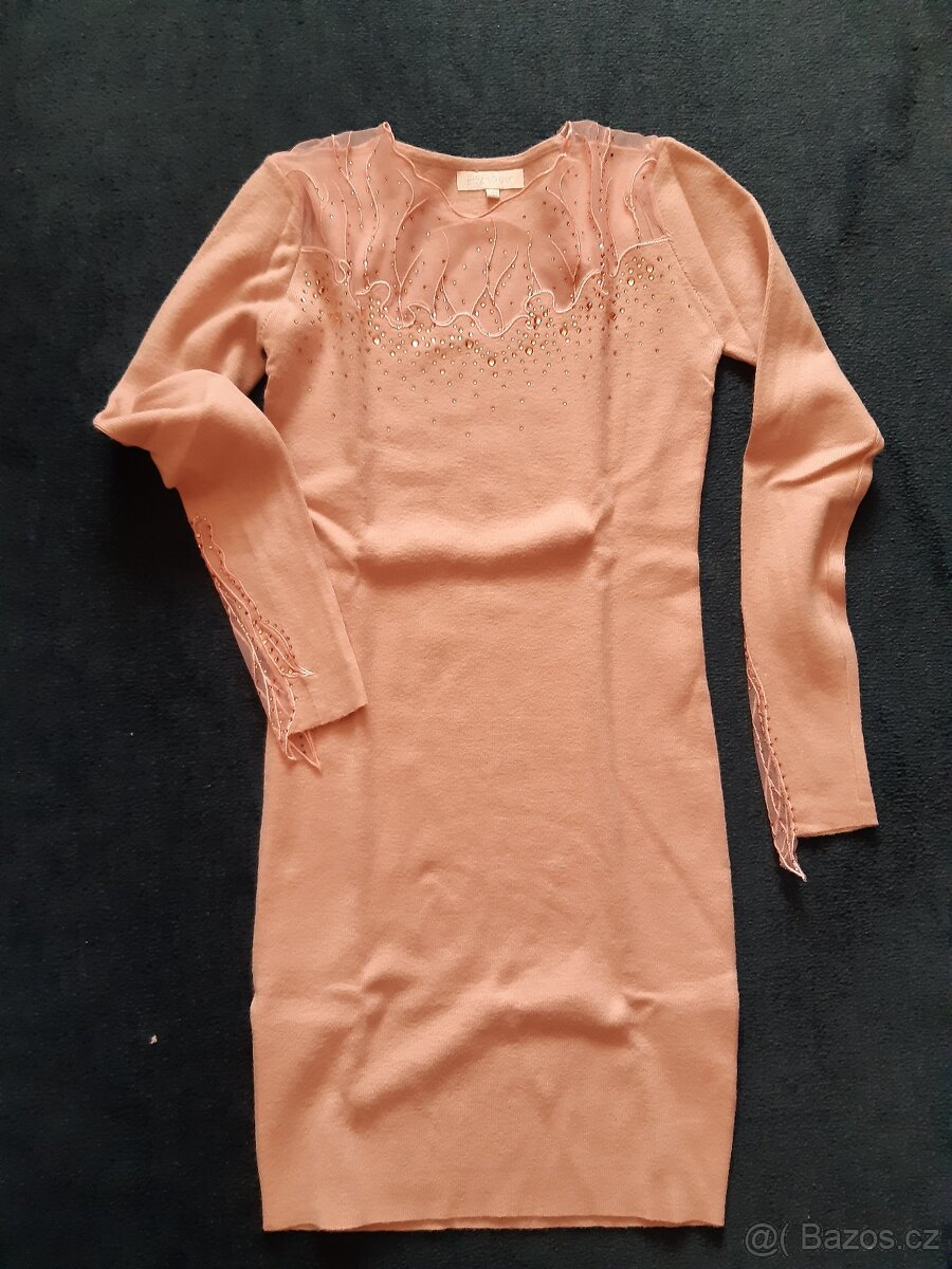 Růžové svetrové šaty s dekoracemi S M - 3