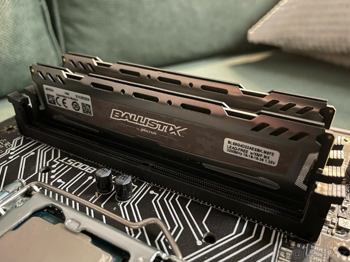 Intel Core i7-7700K + MSI B150M + 16gb RAM - 3