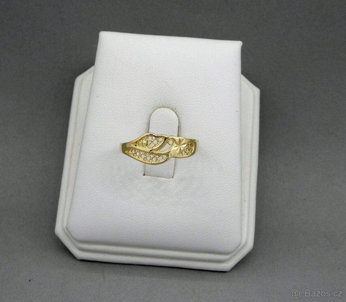 Velmi slušivý zlatý prstýnek - 3