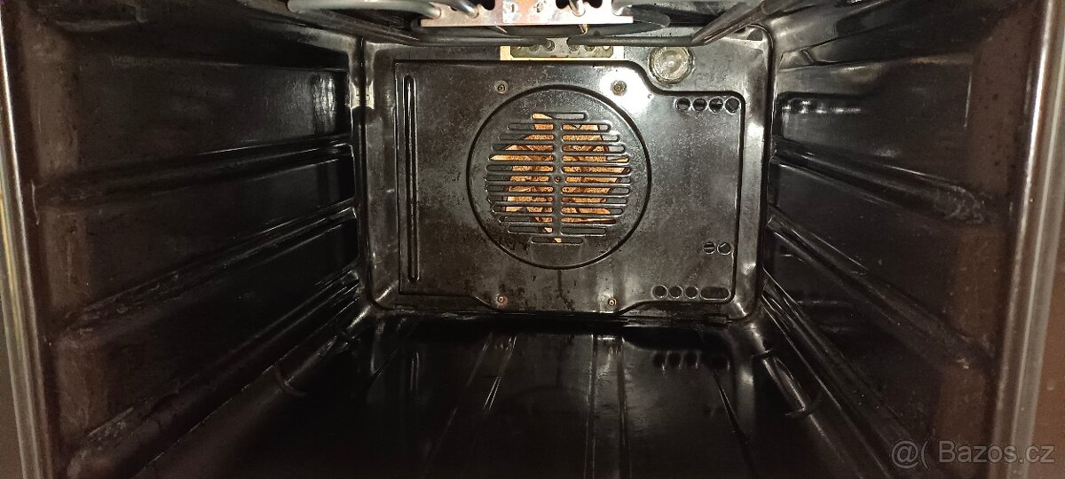 Prodám elektrický sporák Zn. Mora - 3