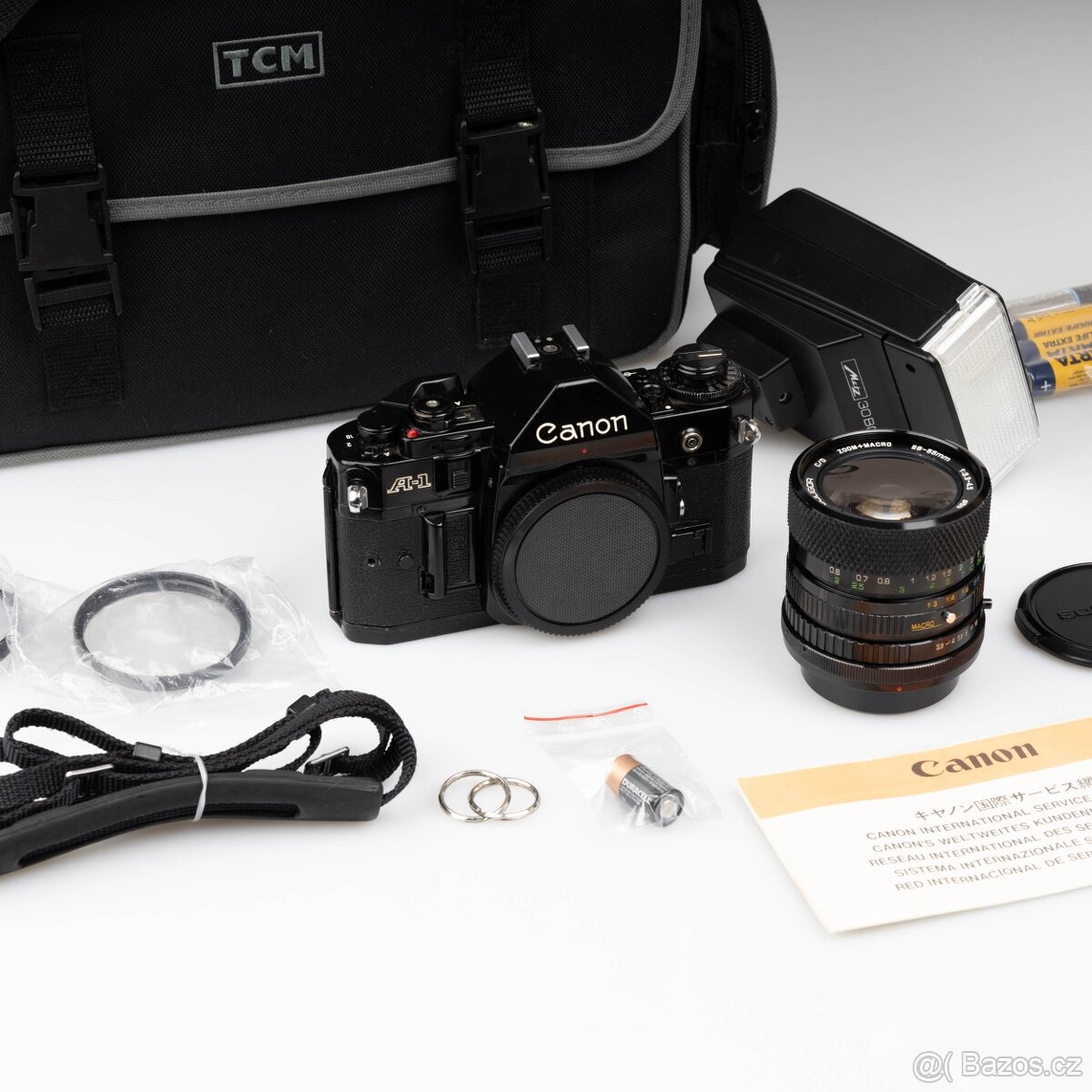 Canon A-1 se dvěma objektivy a příslušenstvím - 3