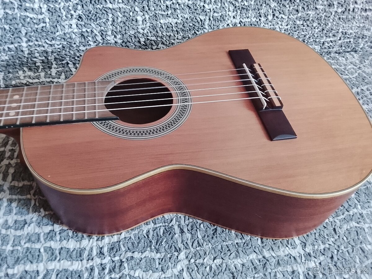 ORTEGA RQ39 requinto - 3
