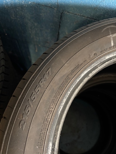 Pneu 215/55 R17 - 3