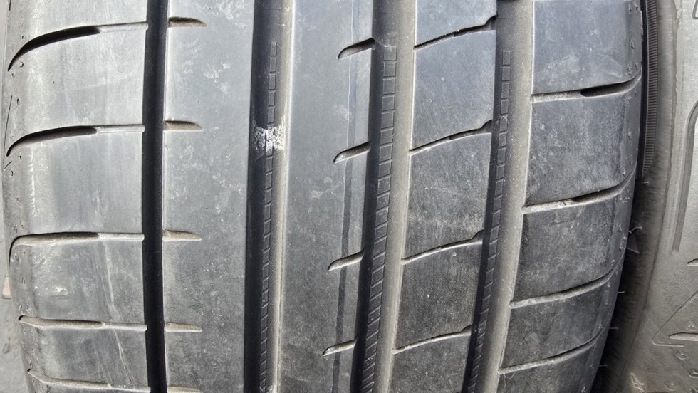 Letní pneu 225/40/18 Good Year - 3