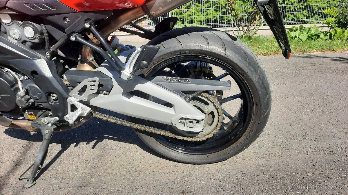 Aprillia SL 750 - 3