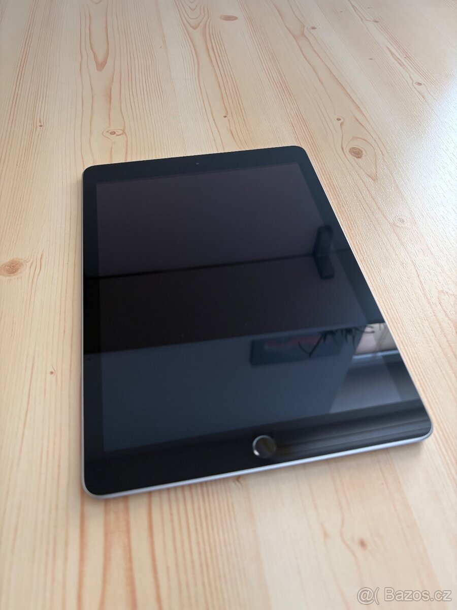 Apple IPad 6. generace, 32 GB - 3