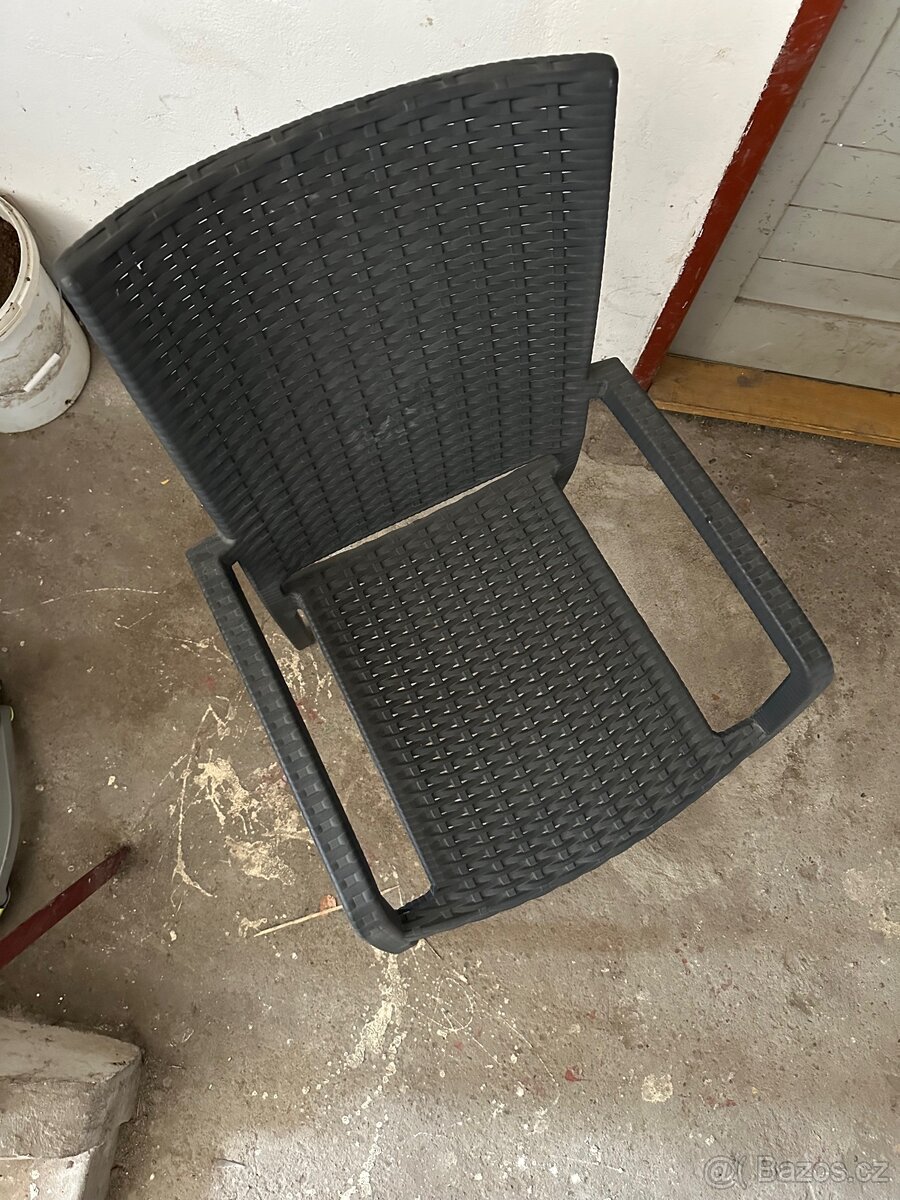 Venkovní plastová židle - 3
