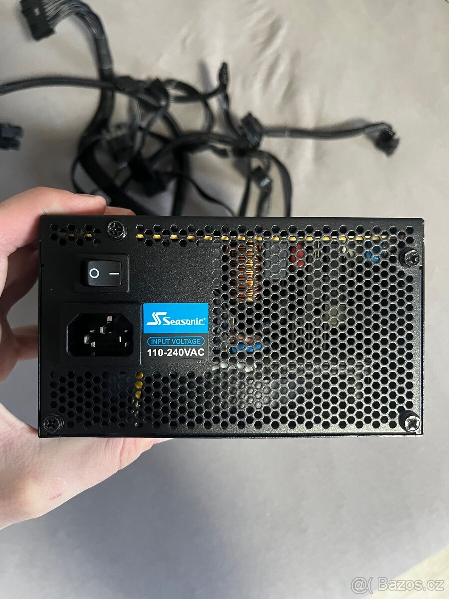PC Zdroj Seasonic 650W - 3
