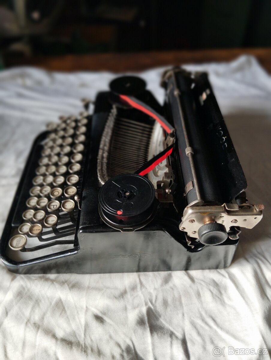 Starožitný psací stroj Underwood - 3